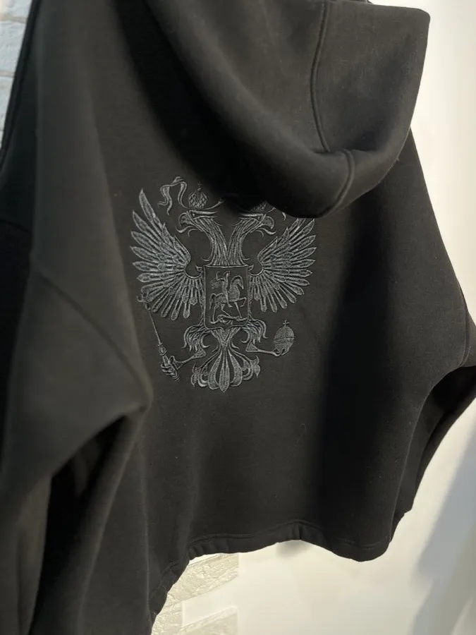 Худи с вышивкой